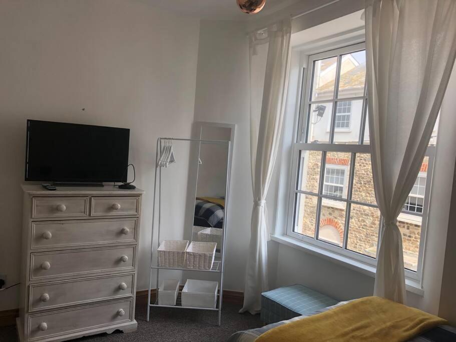 Seaton, Devon, Two Bed Apartment, Just Off The Sea Front. Εξωτερικό φωτογραφία
